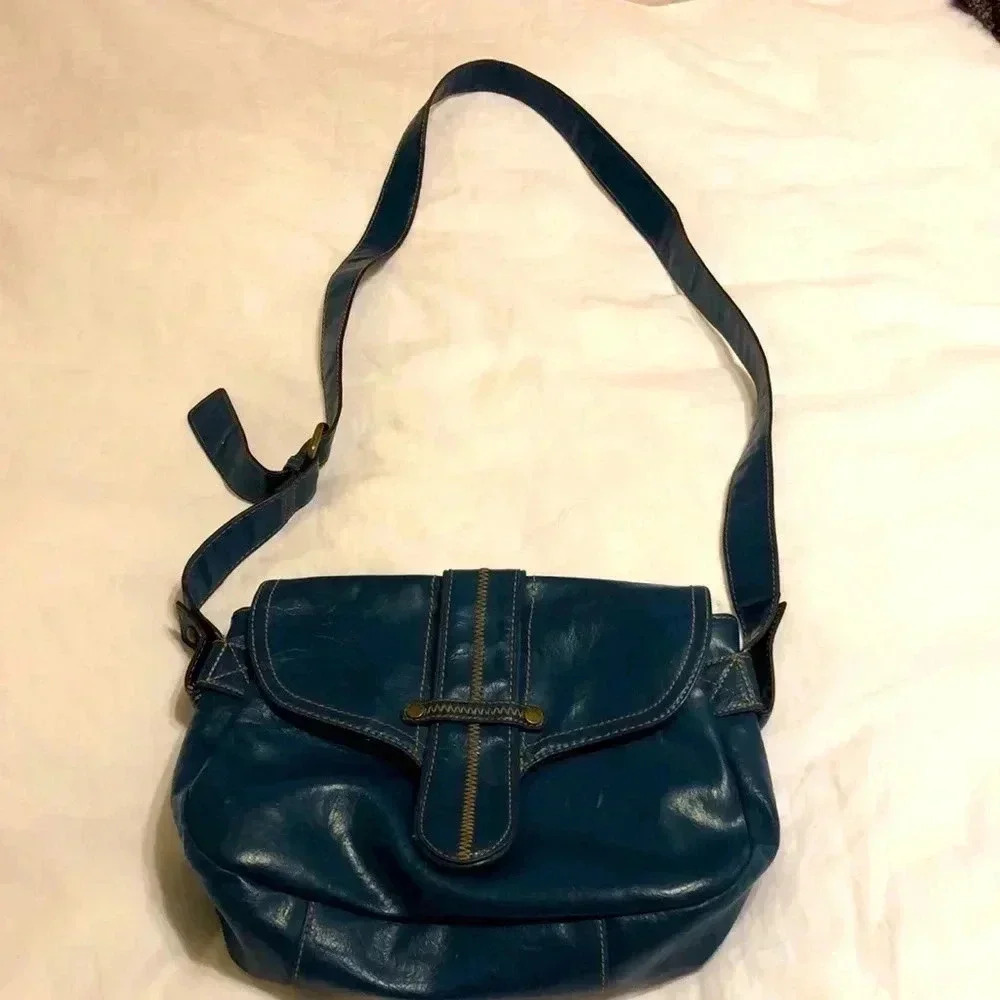 Axcess shoulder bag - Picture 2 of 12